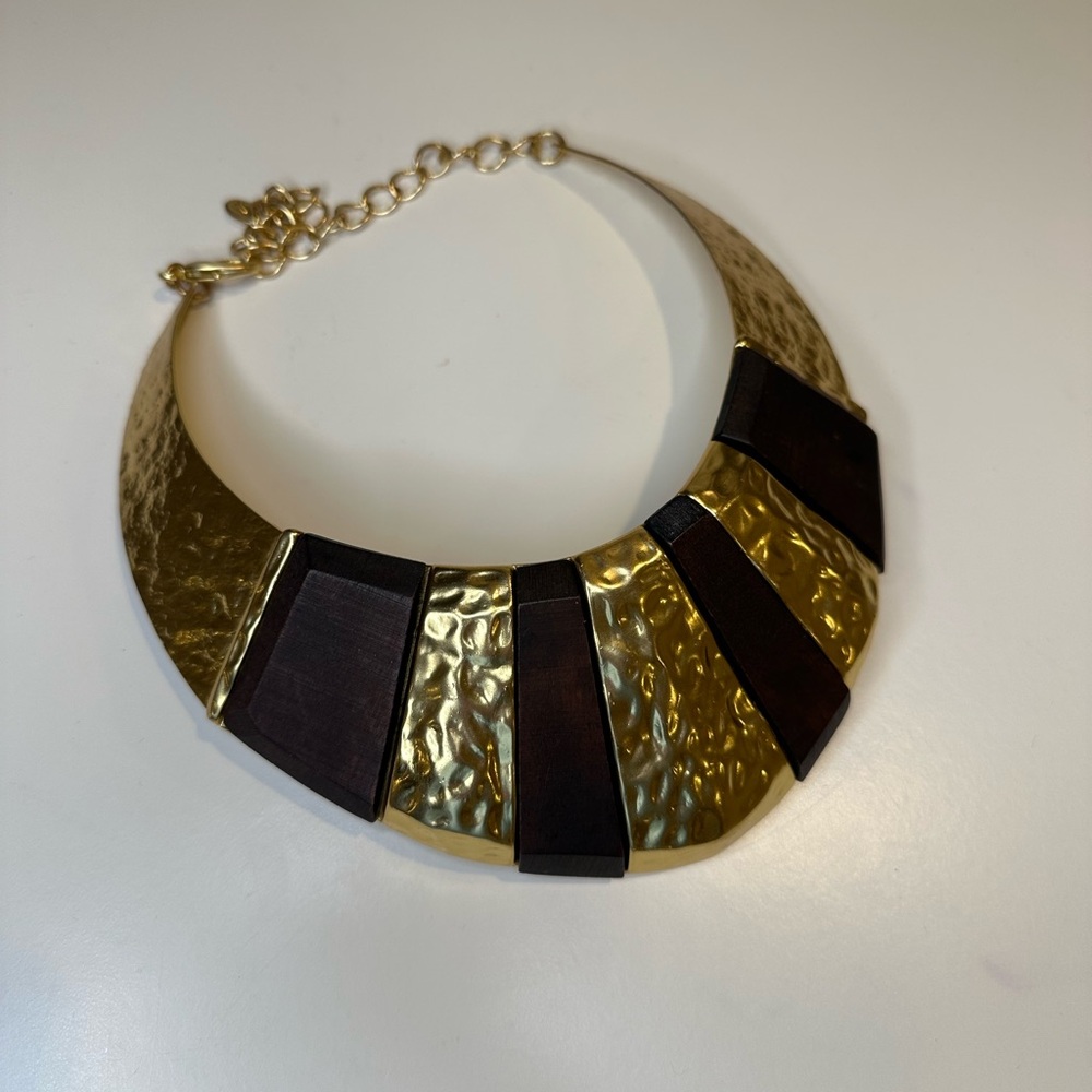 Zara Elegant Gold and Brown Necklace